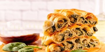Plăcintă-învârtită-cu-spanac