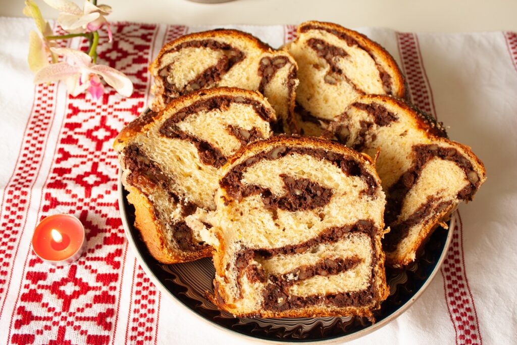 Umplutură-de-cozonac-cu-nucă