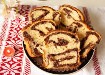 Umplutură-de-cozonac-cu-nucă