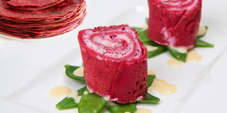 Clătite-aperitiv-cu-sfeclă-roșie