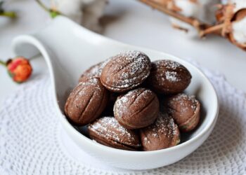 nuci-cu-cacao-si-crema-de-vanilie