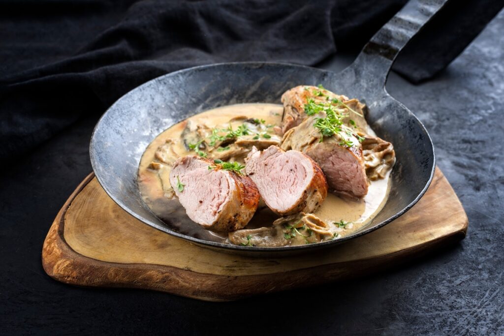 muschiulet-de-porc-in-sos