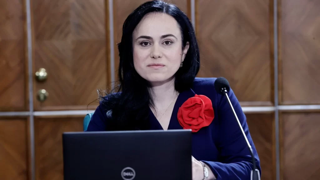 simona-bucura-oprescu-7