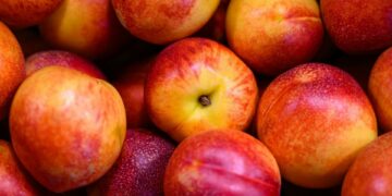 nectarine-pesticide