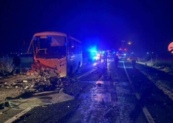 Accident grav în Hunedoara. A fost activat Planul roșu. Un tânăr de 17 ani aflat la volan a murit. 21 de oameni sunt răniți