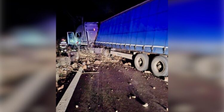 accident-Valea-Oltului-stanca