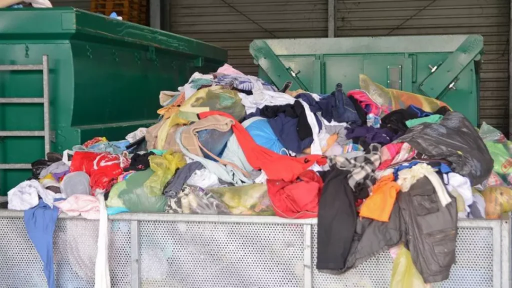 reciclarea-hainelor-vechi