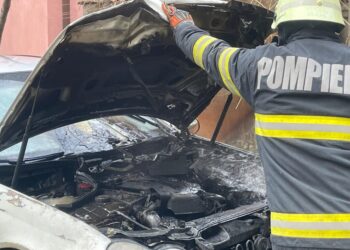 incendiu-masina-Craiova