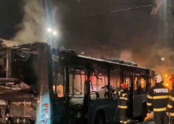 un-autobuz-a-luat-foc-bucuresti