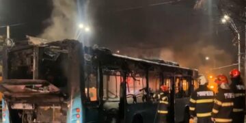 un-autobuz-a-luat-foc-bucuresti