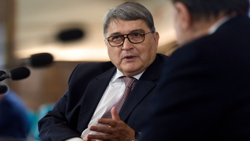 Emil-Hurezeanu-