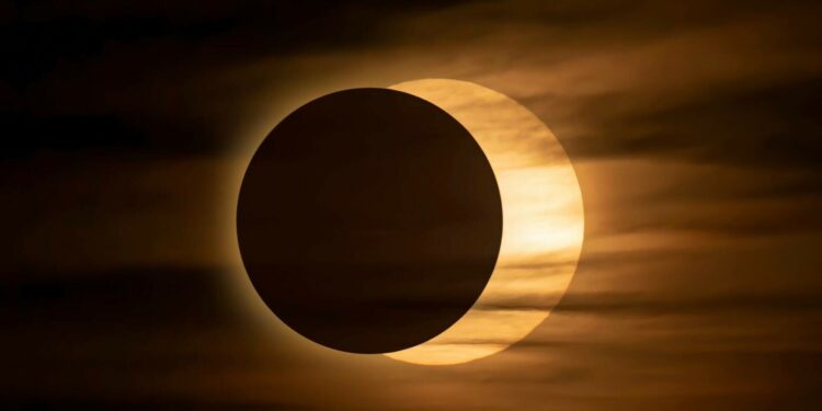 eclipsa-partiala-Soare