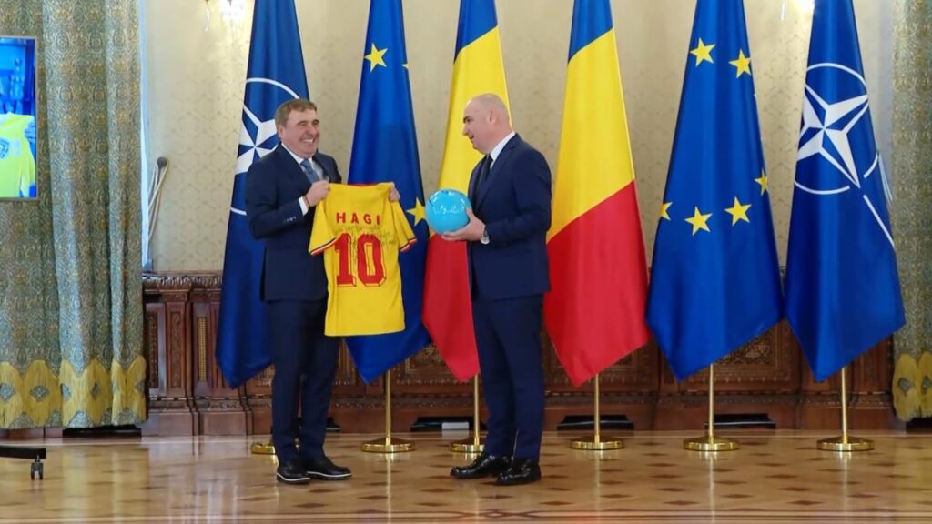 gheorghe-hagi-a-fost-decorat-la-palatul-cotroceni
