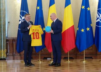gheorghe-hagi-a-fost-decorat-la-palatul-cotroceni