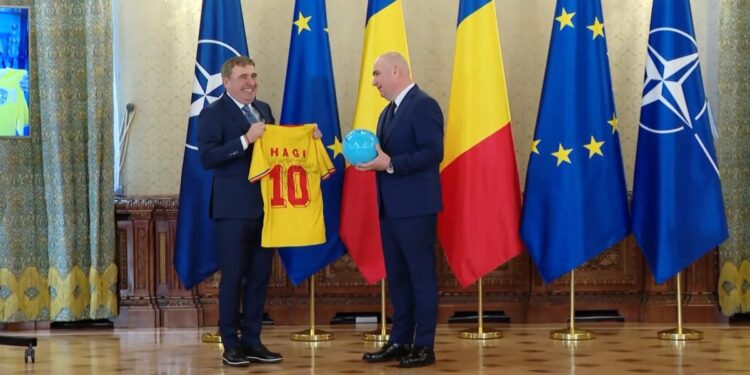 gheorghe-hagi-a-fost-decorat-la-palatul-cotroceni