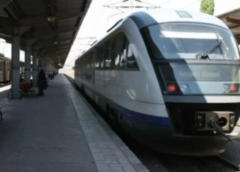 tren-otopeni