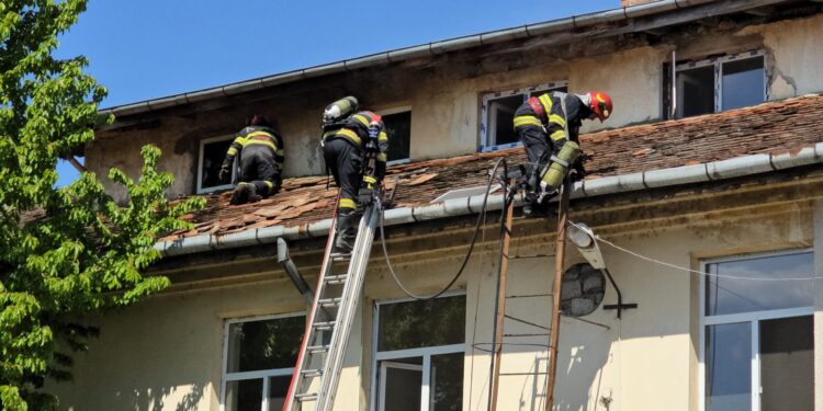 incendiu-spital-Pascani