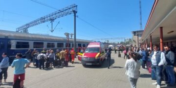 doua-trenuri-s-au-ciocnit-in-gara-din-constanta