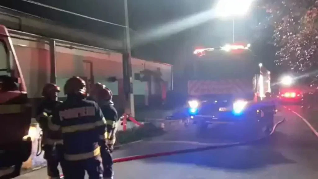 incendiu-fabrica-arme-cugir