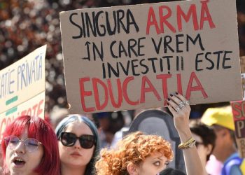 studentii-ies-in-strada-sa-protesteze