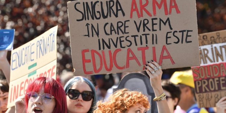 studentii-ies-in-strada-sa-protesteze