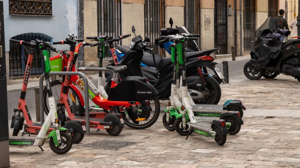Permis-obligatoriu-pentru-trotinete-si-biciclete-electrice