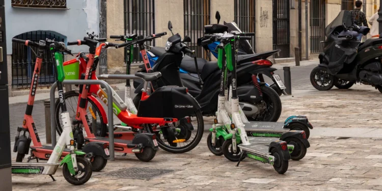 Permis-obligatoriu-pentru-trotinete-si-biciclete-electrice