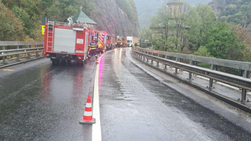 incendiu-la-manastirea-cozia-veche-din-valcea