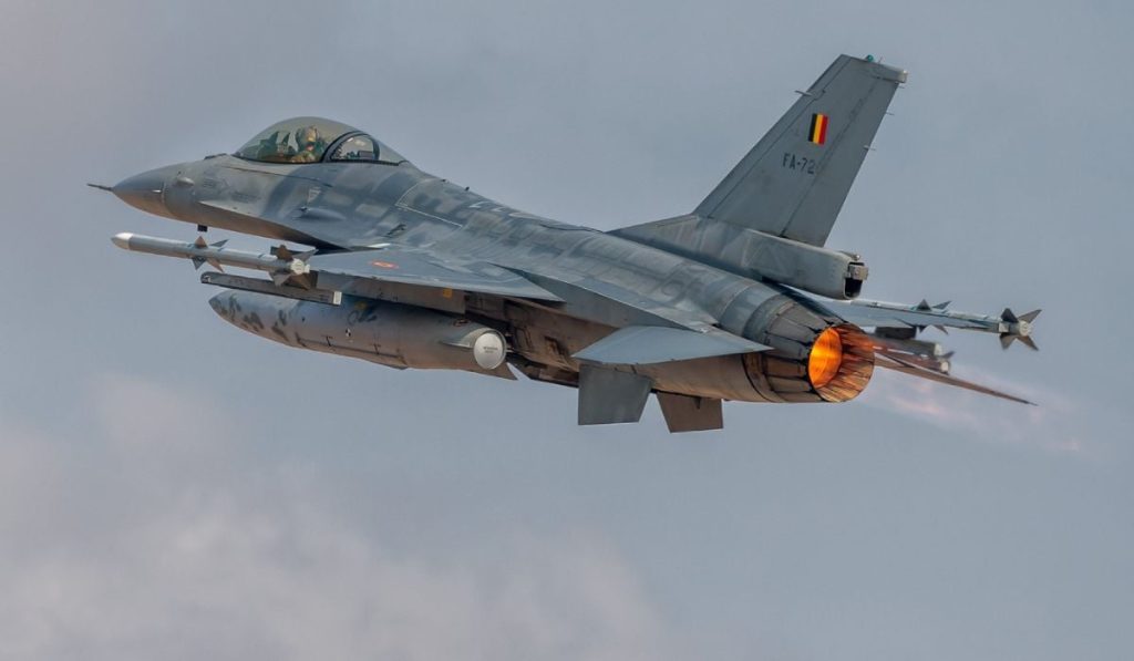 mapn-a-ridicat-2-avioane-f16