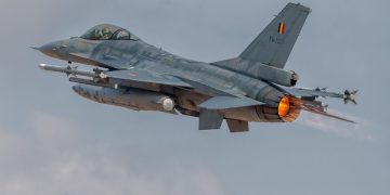 mapn-a-ridicat-2-avioane-f16