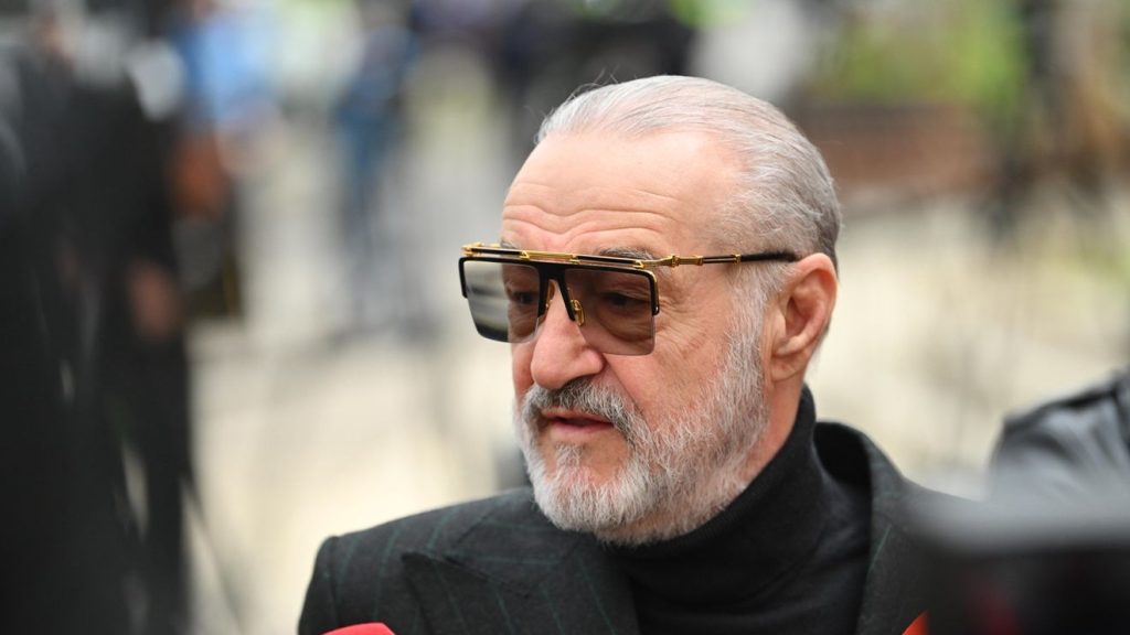 Gigi-Becali-3