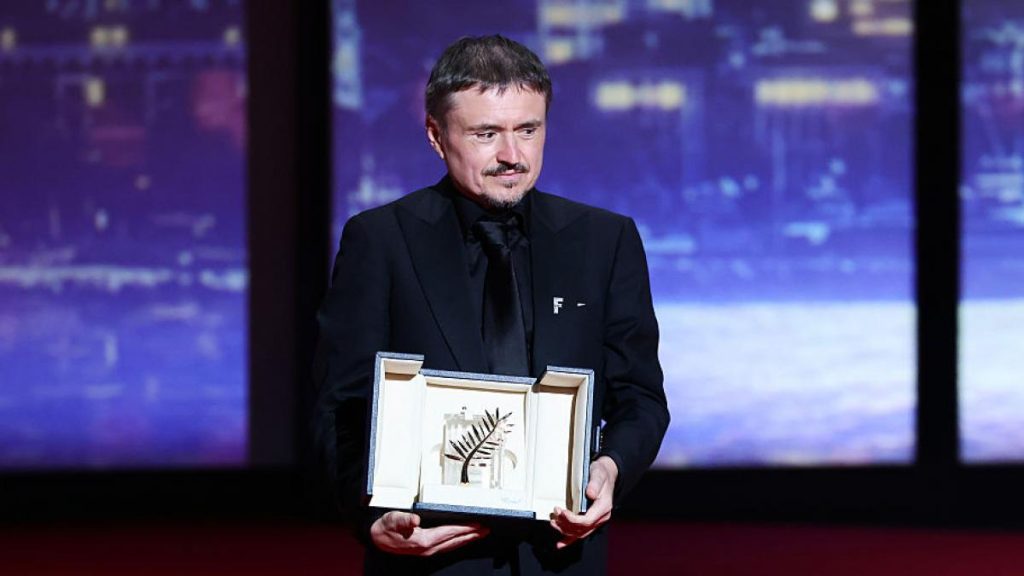 cristian-mungiu-a-castigat-trofeul-palme-d-or