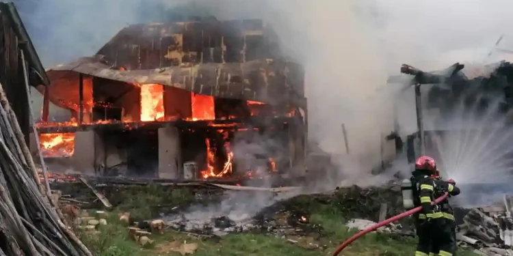 incendiu-locuinta-vadu-motilor