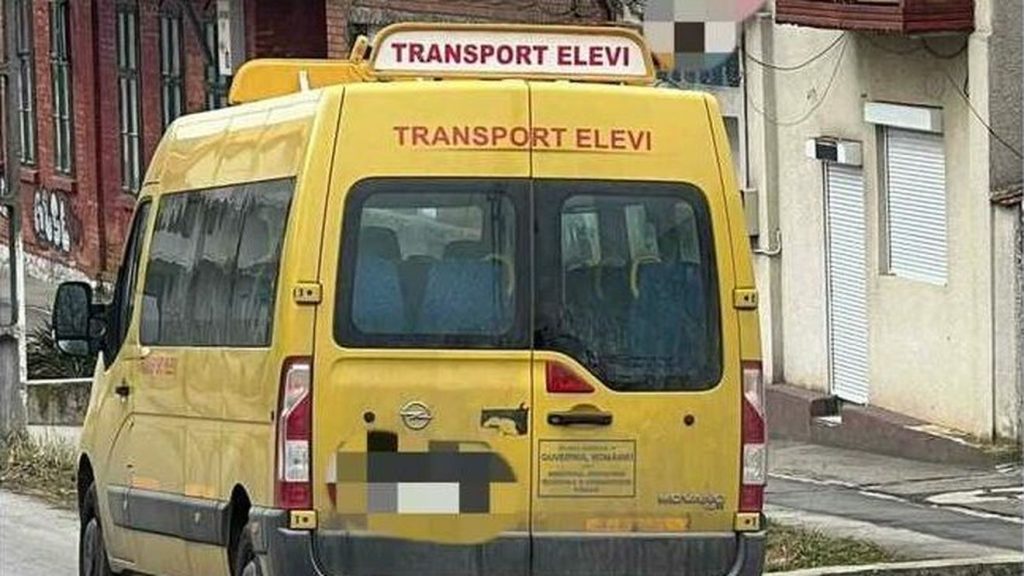 transport-elevi